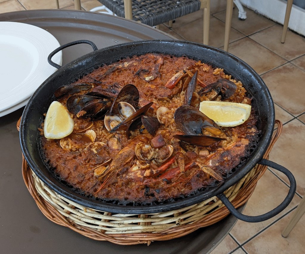 Paella Marinera – The Classic Spanish Seafood Recipe