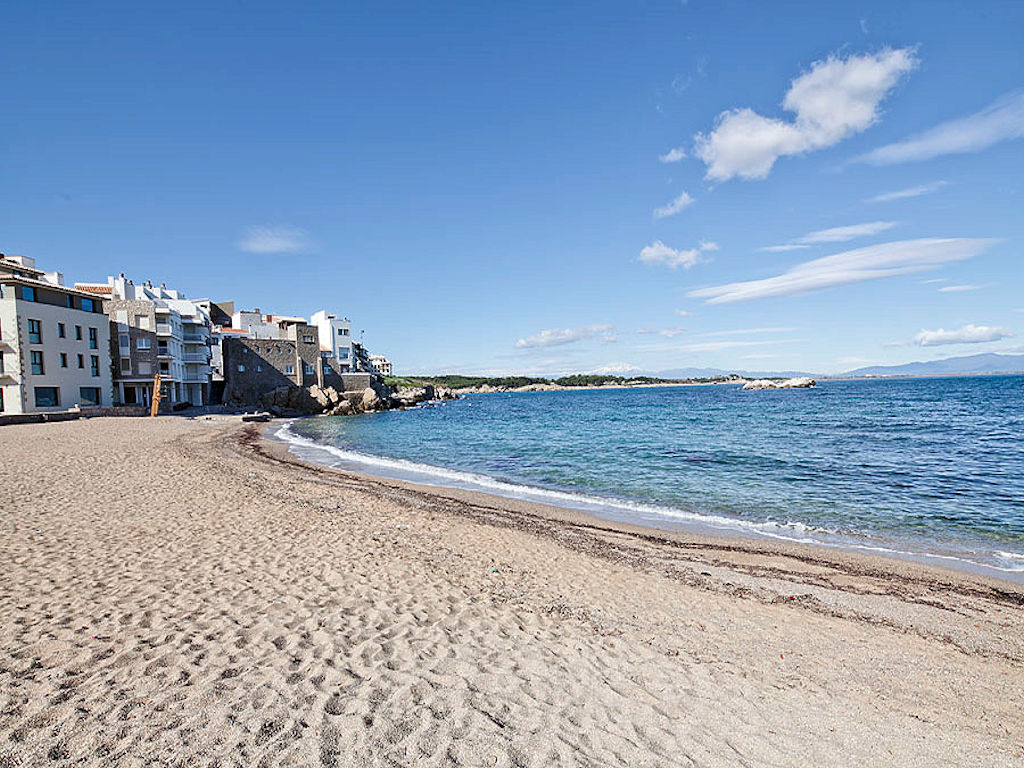 Discover the Costa Brava, family holidays in l'Escala