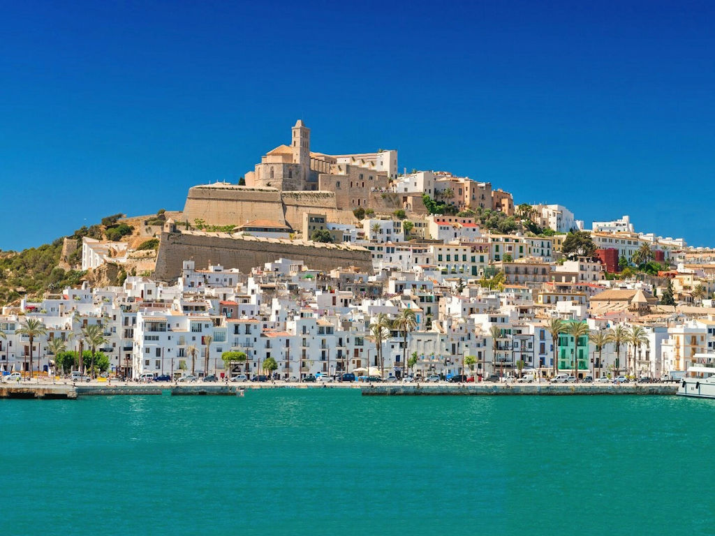 Urlaub auf der Ferieninsel Ibiza im Mittelmeer