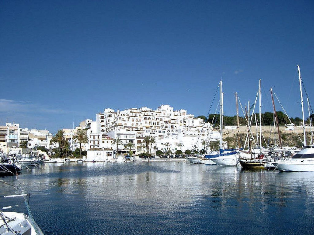 Holidays in Moraira, one of the pearls of the Costa Blanca