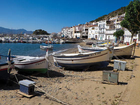 Port de la Selva im Norden der Costa Brava in Spanien