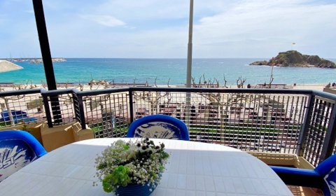BL 121 Apartamento vacacional para 6 personas con vistas al mar en el paseo marítimo de Blanes en la Costa Brava