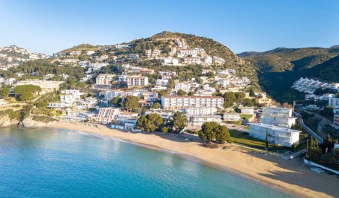 RS 122/2 Apartamento para 2/4 personas con piscina en la playa de Rosas en la Costa Brava