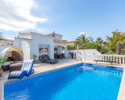 Empuriabrava Ferienhaus mit Pool und Bootsanleger