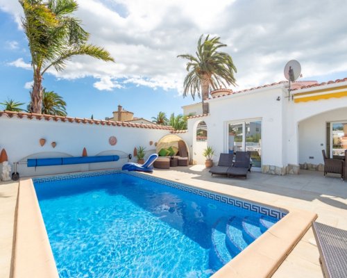 Empuriabrava Ferienhaus mit Pool und Bootsanleger