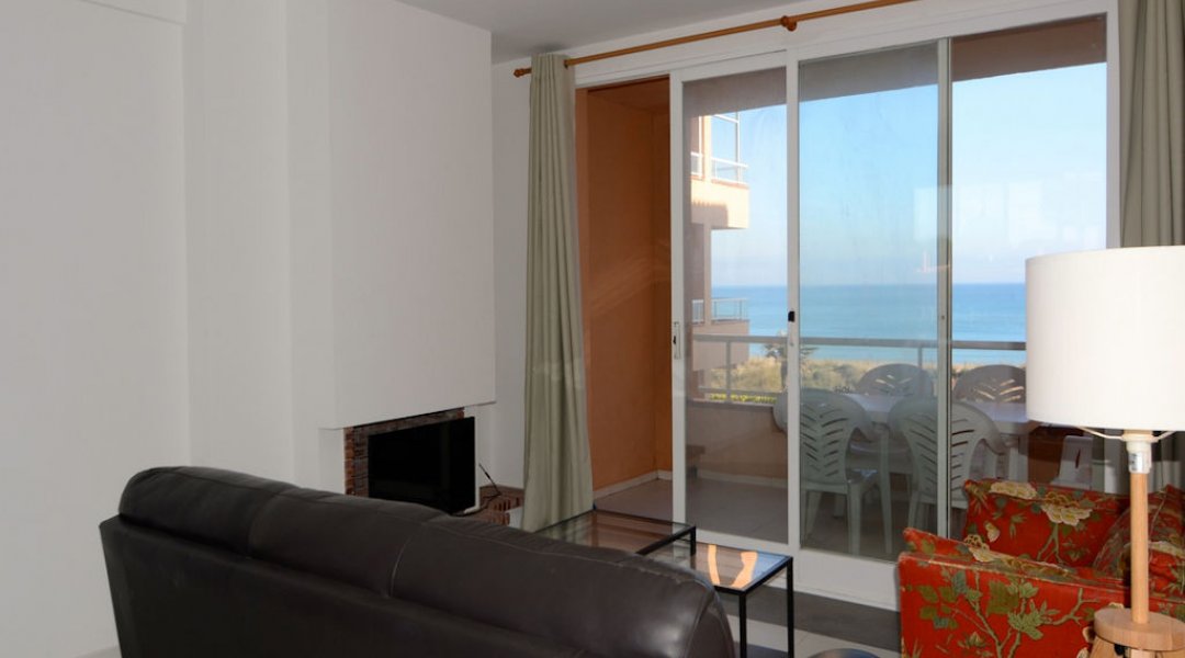 Spain apartment facing the sea