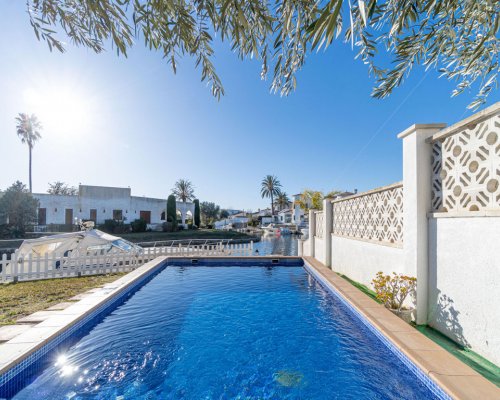 Ferienvilla Costa Brava Empuriabrava mit Bootsplatz mieten