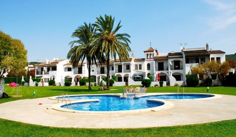 ES 302/2 Ferienhaus für 4/5 Personen mit Schwimmbad in l`Estartit an der Costa Brava