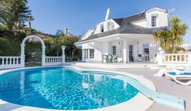 BL 819 Villa exclusiva para 9 personas con piscina privada y vistas al mar en Blanes Costa Brava