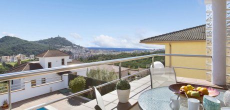 BL 904 Ferienvilla für 10 Personen mit einem privaten Pool und Meerblick in Blanes an der Costa Brava