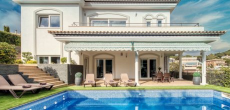 LL 929 Exclusive holiday villa for 10/12 persons with private pool in Lloret de Mar, Costa Brava