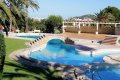 Bungalow pour 4 personnes relié à un parc de vacances avec piscine à Dénia sur la Costa Blanca