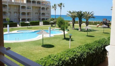 DE 118/2 Modern apartment for 4 persons with pool on the beach of Dénia on the Costa Blanca