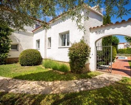 Ferienhaus mit Pool und Bootsplatz Empuriabrava
