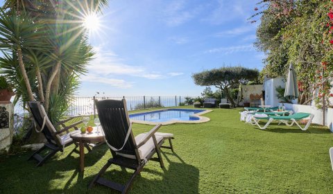 LL 921 Villa exclusice pour 10 personnes avec une piscine privée et vue sur la mer près de Lloret de Mar sur la Costa Brava