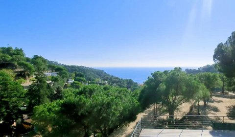 LL 830 Villa exclusive pour 8 personnes avec piscine privée et vue sur la mer à Cala Canyelles près de Lloret de Mar sur la Costa Brava