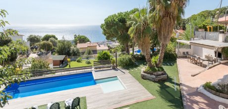 LL 838 Villa exclusive pour 8 personnes avec piscine privée et vue sur la mer près de Lloret de Mar sur la Costa Brava