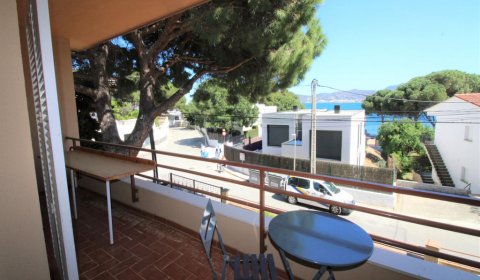 LA 121/2 Apartamento cerca de la playa para 4/6 personas en Llançà en la Costa Brava en España