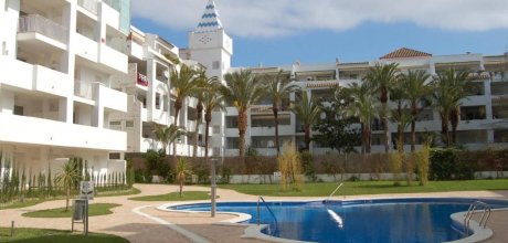 RS 125/2 Apartamento para 4 personas con piscina en el puerto deportivo de Santa Margarita en Rosas en la Costa Brava