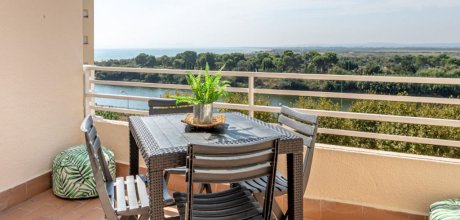 AM 107/2 Modern apartment for 2/3 persons with sea views in Empuriabrava on the Costa Brava