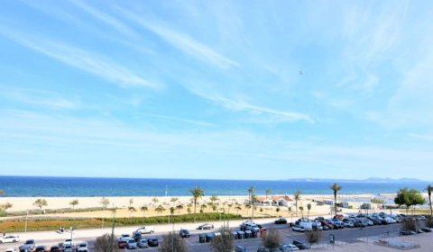 AM 118/4 Apartment for 4/5 persons with swimming pool directly on the Empuriabrava beach on the Costa Brava