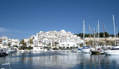 MO 108/2 Exklusive Ferienwohnung für 4 Personen mit Meerblick im Hafenviertel von Moraira an der Costa Blanca