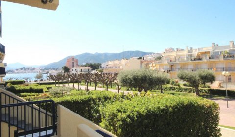 LA 130/6 Holiday apartment near the beach for 6 persons with sea views in Llançà on the Costa Brava