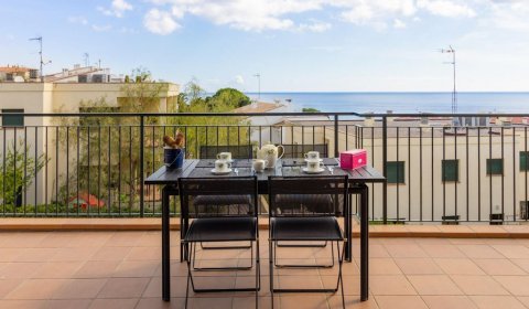 LA 139/3 Ático exclusivo cerca de la playa para 6 personas con vistas al mar – Llançà, Costa Brava