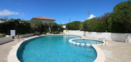 LA 136/4 Appartement pour 4 personnes avec vue sur la mer et piscine à Llanca sur la Costa Brava