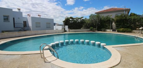 LA 136/4 Apartamento para 4 personas con vistas al mar y piscina en Llança en la Costa Brava