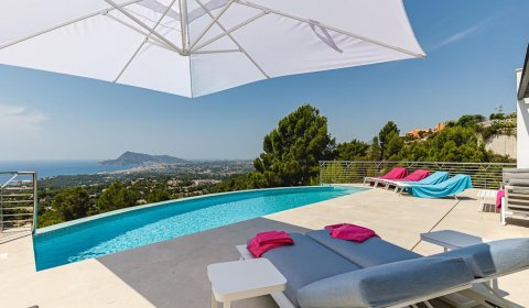 AL 919 Exclusive holiday villa for 10 persons with private pool and sea views near Altea on the Costa Blanca