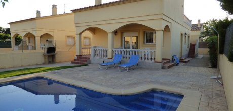 ED 614 Beachside holiday home for 6 persons with private pool in Riumar, Ebro Delta, Costa Dorada