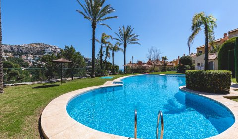 AL 325 Bungalow for 6 persons with communal pool near Altea Hills on the Costa Blanca