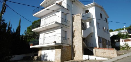 LA 128/3 Apartamento cerca de la playa para 5/6 personas con vistas al mar – Llançà, Costa Brava
