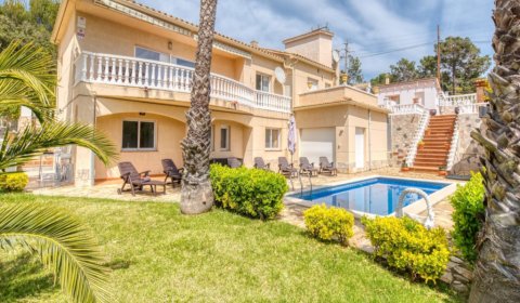 LL 951 Exklusive Ferienvilla für 12/14 Personen mit privatem Pool und Meerblick bei Lloret de Mar an der Costa Brava.