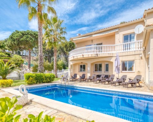 Gemeinsam genießen – exklusive Villa mit Meerblick an der Costa Brava