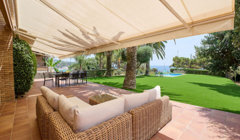 LL 845 Exklusive Ferienvilla für 8 Personen mit privatem Pool und Meerblick in Lloret de Mar an der Costa Brava