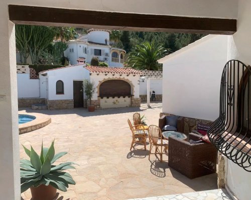 Exklusive Turmvilla in Dénia mit Pool 
