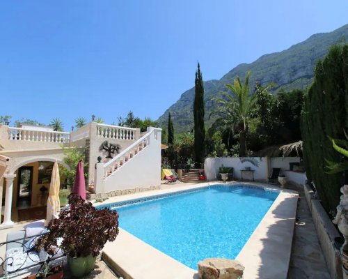 Denia Ferienhaus mit Pool www.spanien-web.de