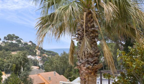 LL 943 Moderne Ferienvilla für 13 Personen mit privatem Pool und Meerblick bei Lloret de Mar an der Costa Brava