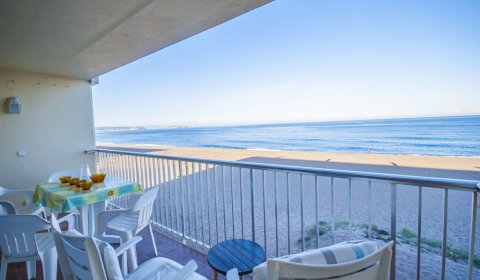 PP 108/1 Ferienwohnung für 4 Personen mit Meerblick am Sandstrand des Playa de Pals Costa Brava