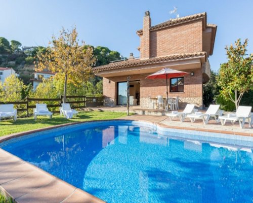 Moderne Ferienvilla mit Schwimmbad Cala Canyelles