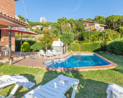Moderne Ferienvilla mit Schwimmbad Cala Canyelles