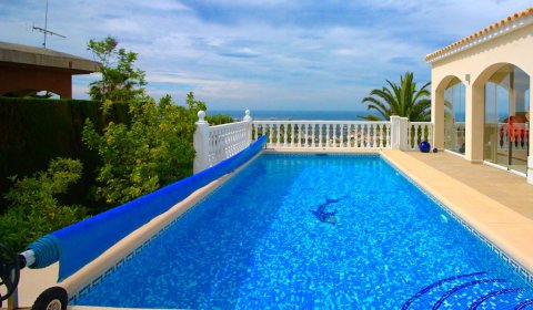 DE 618 Exclusiva casa de vacaciones para 6 personas con piscina privada y vistas al mar en Dénia en la Costa Blanca