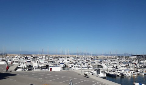 EC 102/1 Moderne Ferienwohnung für 2 Personen mit Meerblick und Schwimmbad am Hafen von l`Escala an der Costa Brava