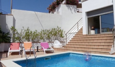 RS 615 Casa de Vacaciones cerca la Playa para 6 Personas con Piscina Privada – Roses, Costa Brava