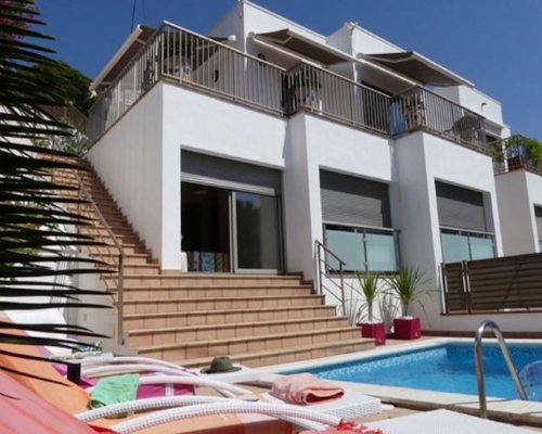 Ferienhaus mit Pool in Roses am Strand mieten