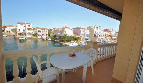 AM 108/2 Apartamento para 2/4 personas en el puerto de Empuriabrava en la Costa Brava