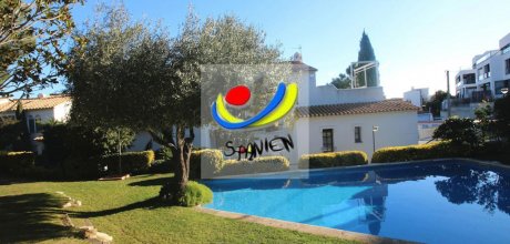 LA 141/3 Apartamento para 4 personas con vistas al mar y piscina en Llança Costa Brava