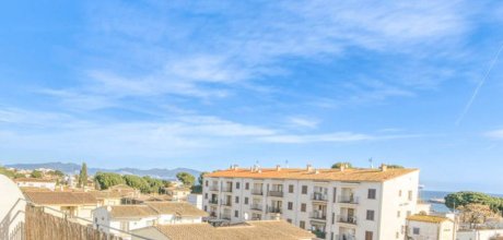 EC 110/2 Modern holiday apartment for 4 persons with sea view in l'Escala on the Costa Brava